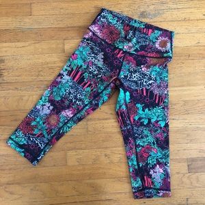 Lulu lemon crop workout pants